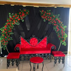 Kırmızı Metal Kına Tahtı